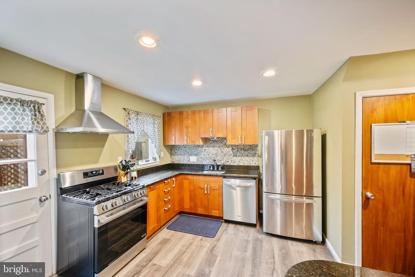 1311 Glenmont Road photo 9
