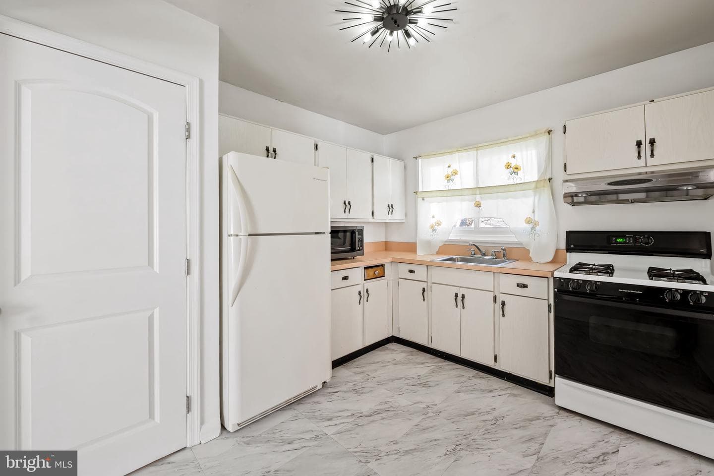 916 Prestwood photo 4