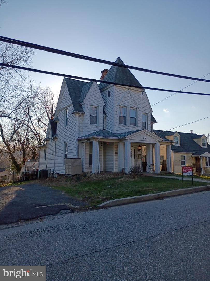 1712 Selma Avenue photo 3