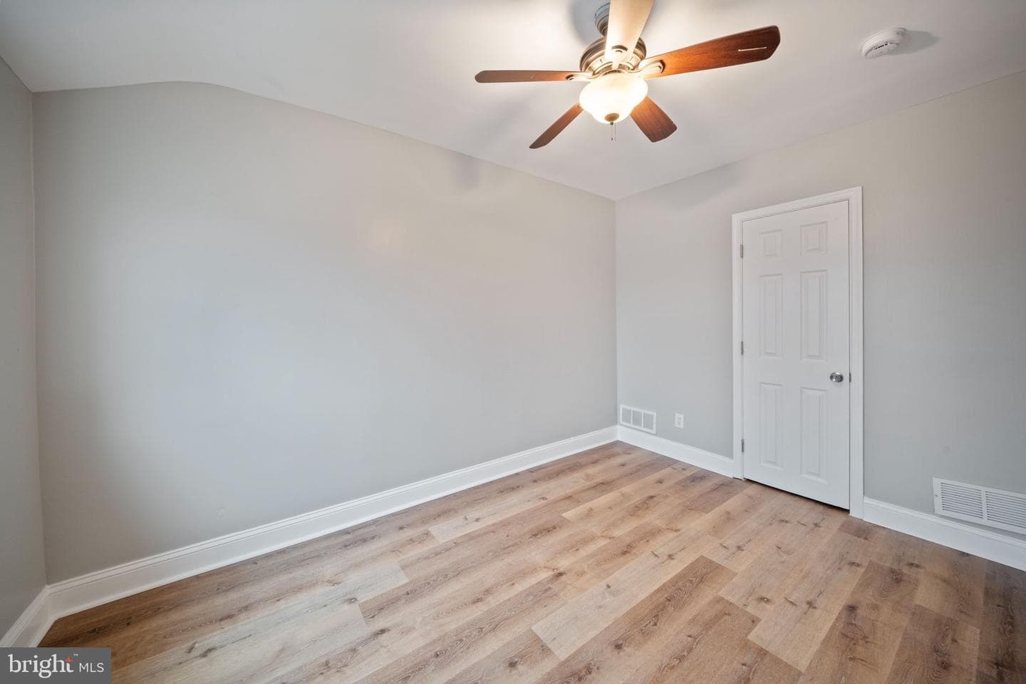 834 N Marlyn Avenue photo 23