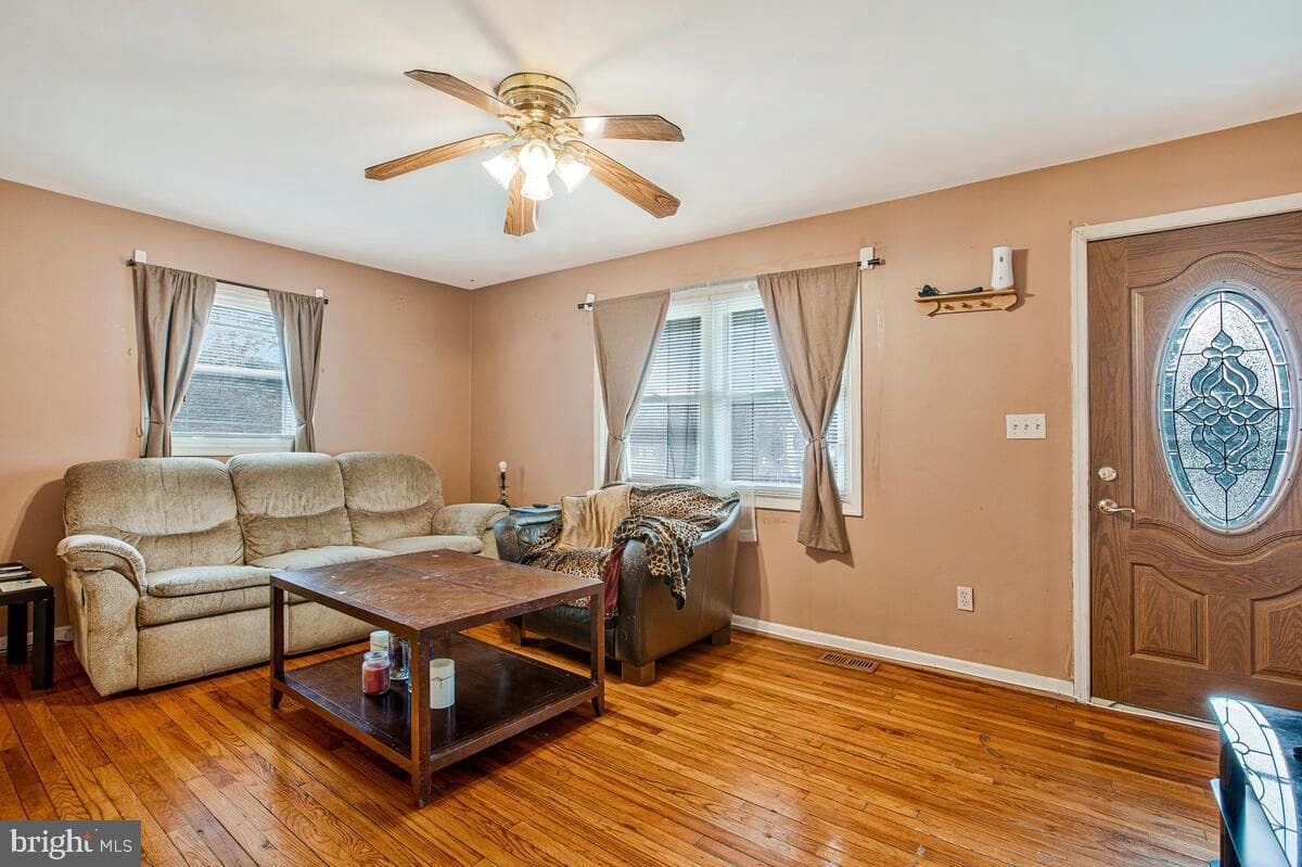 1010 Chesaco Avenue photo 4
