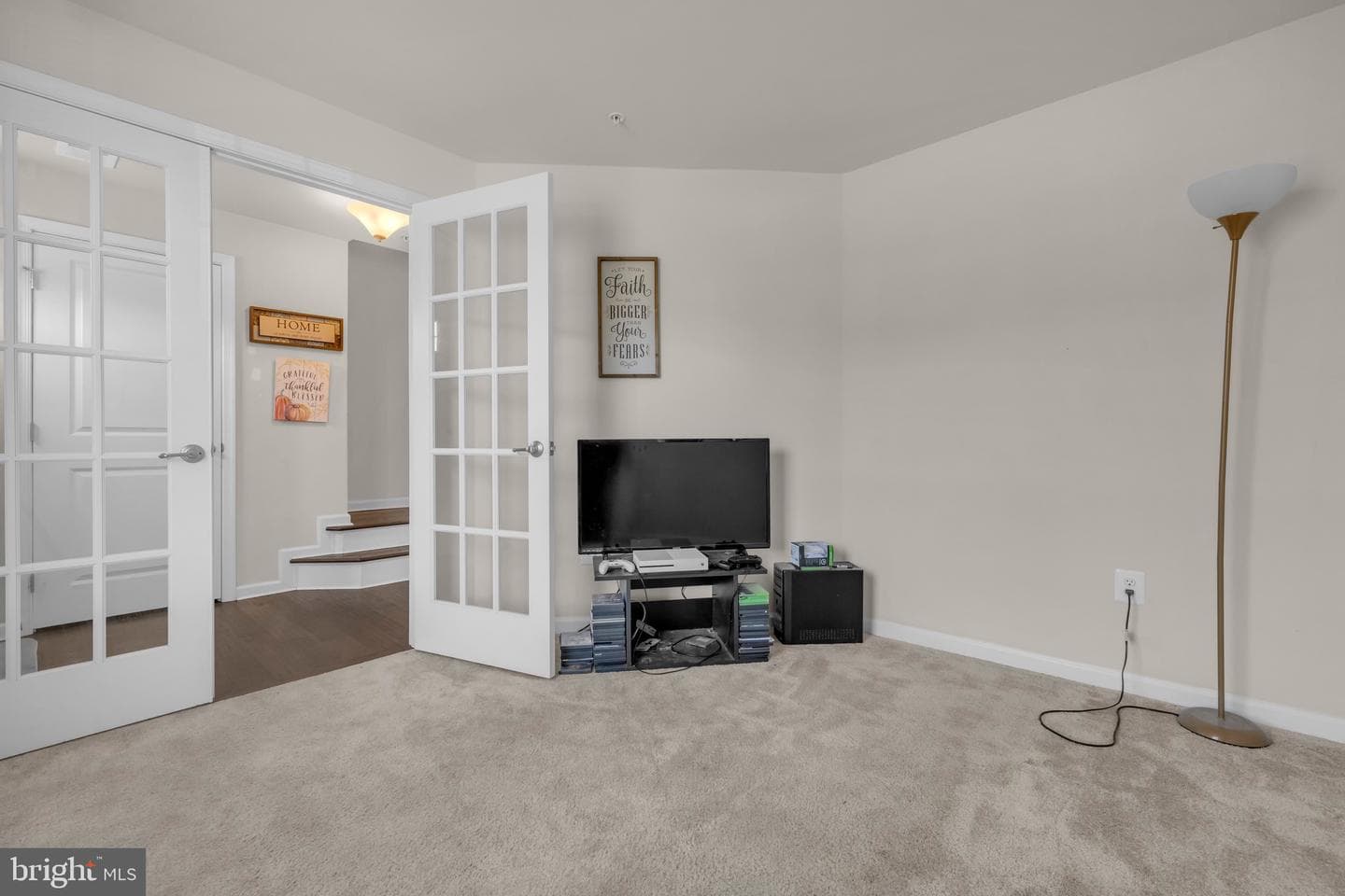 9424 Adelaide Lane photo 5