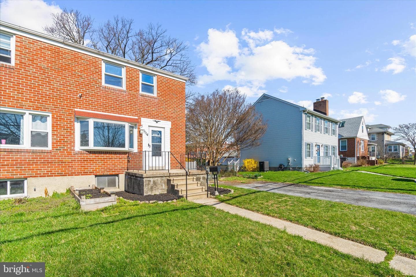 5114 Shelbourne photo 2