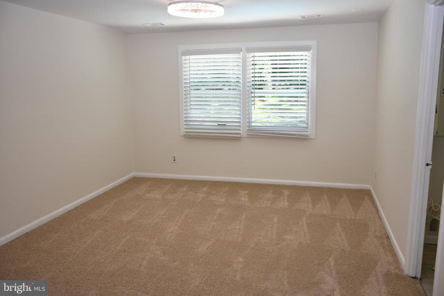 9 Rainbow Court photo 29