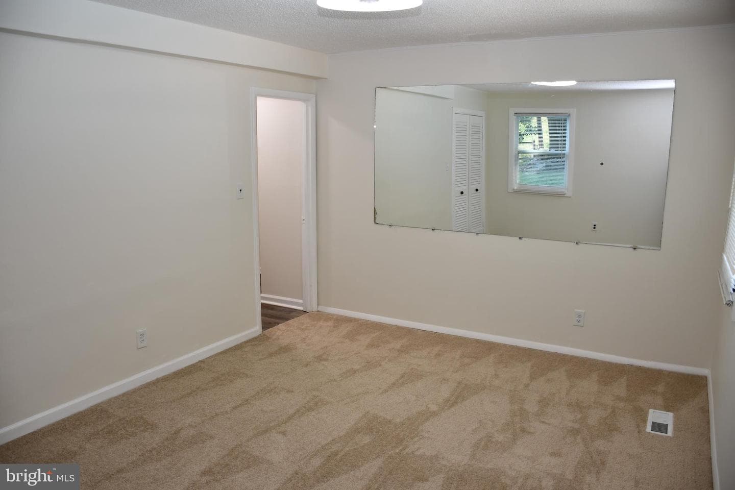 9 Rainbow Court photo 32