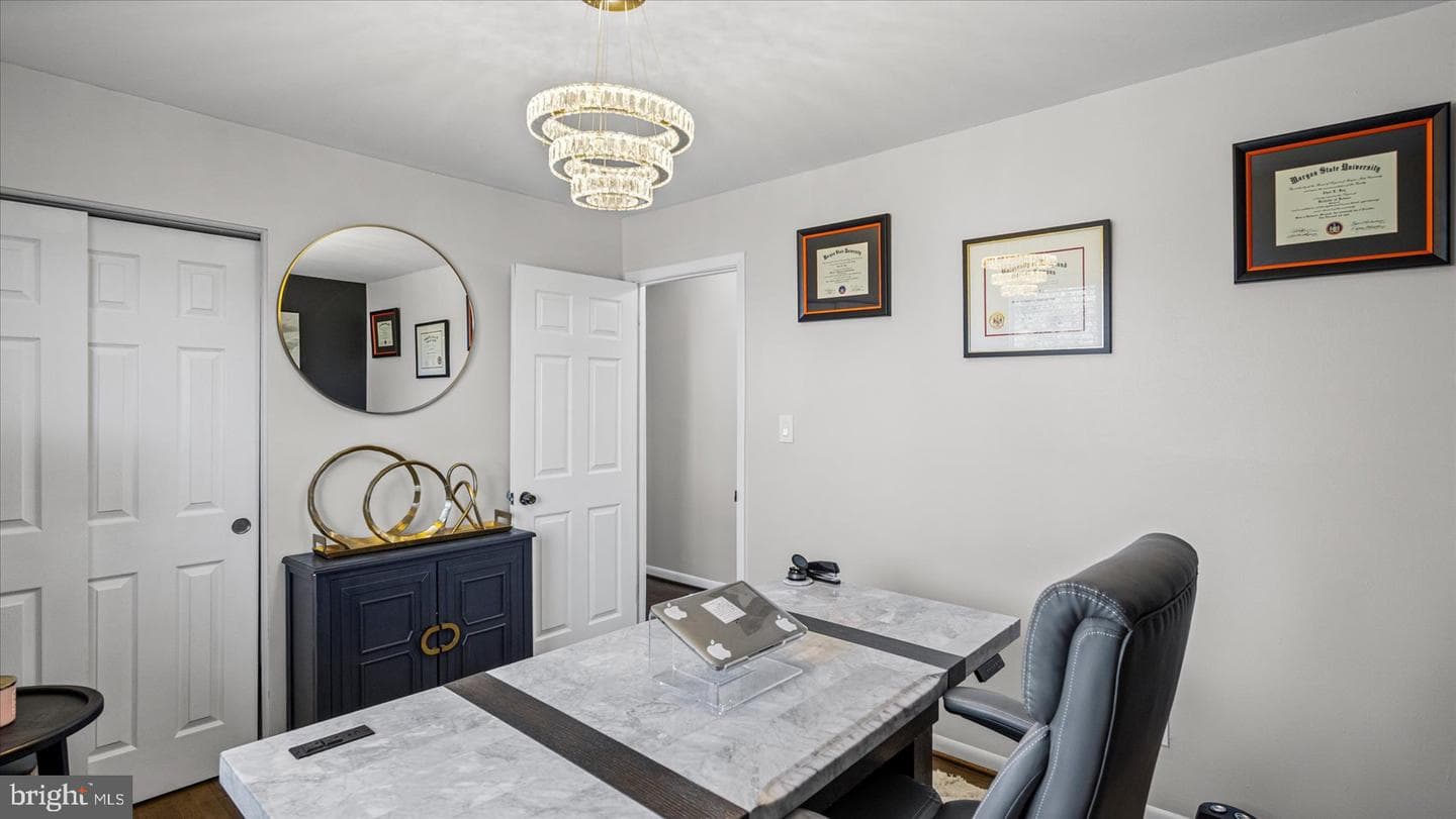 9908 Hoyt Circle photo 18