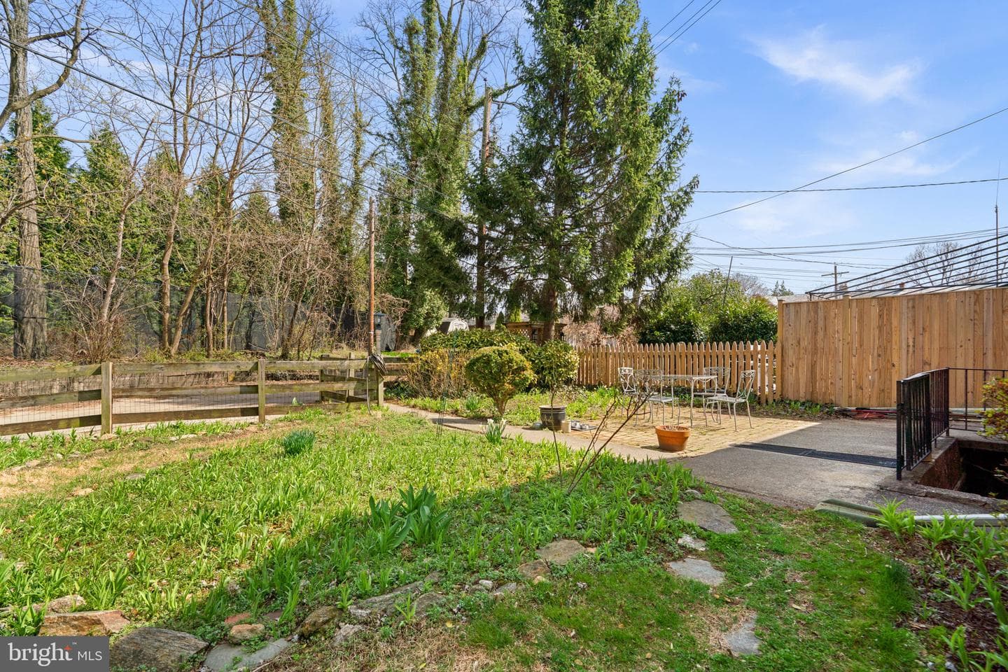 7413 Stanmore Court photo 28