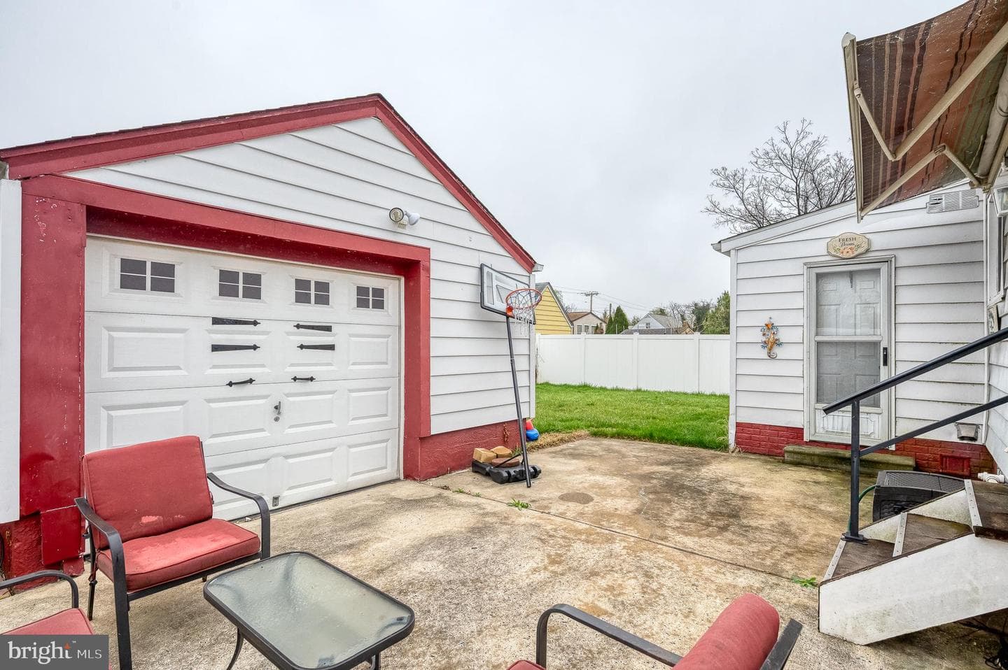 94 Avalon Avenue photo 52