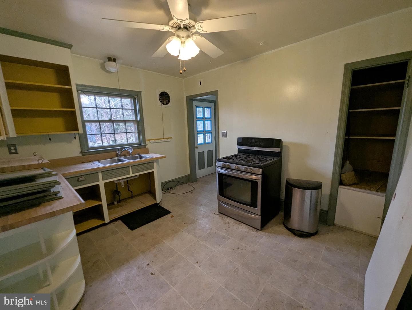 13500 Blenheim Road N photo 20