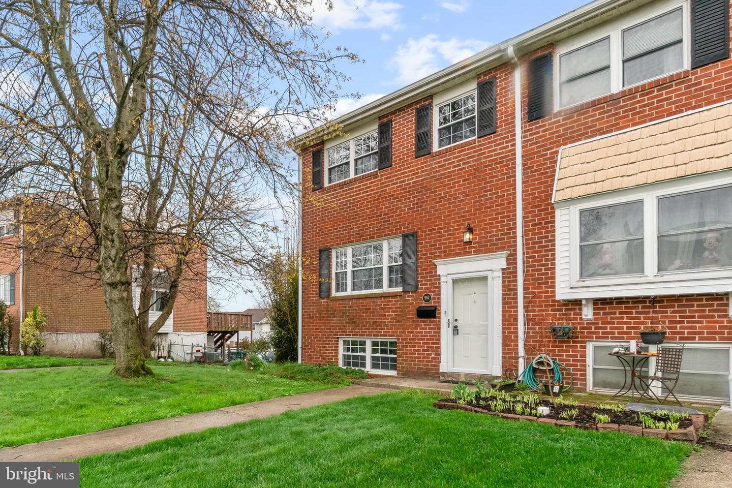 957 Stormont Circle photo 3