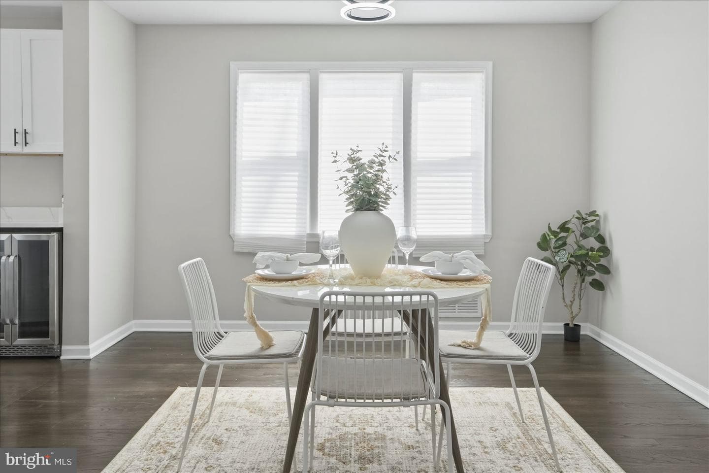 3667 Forest Garden Avenue photo 10