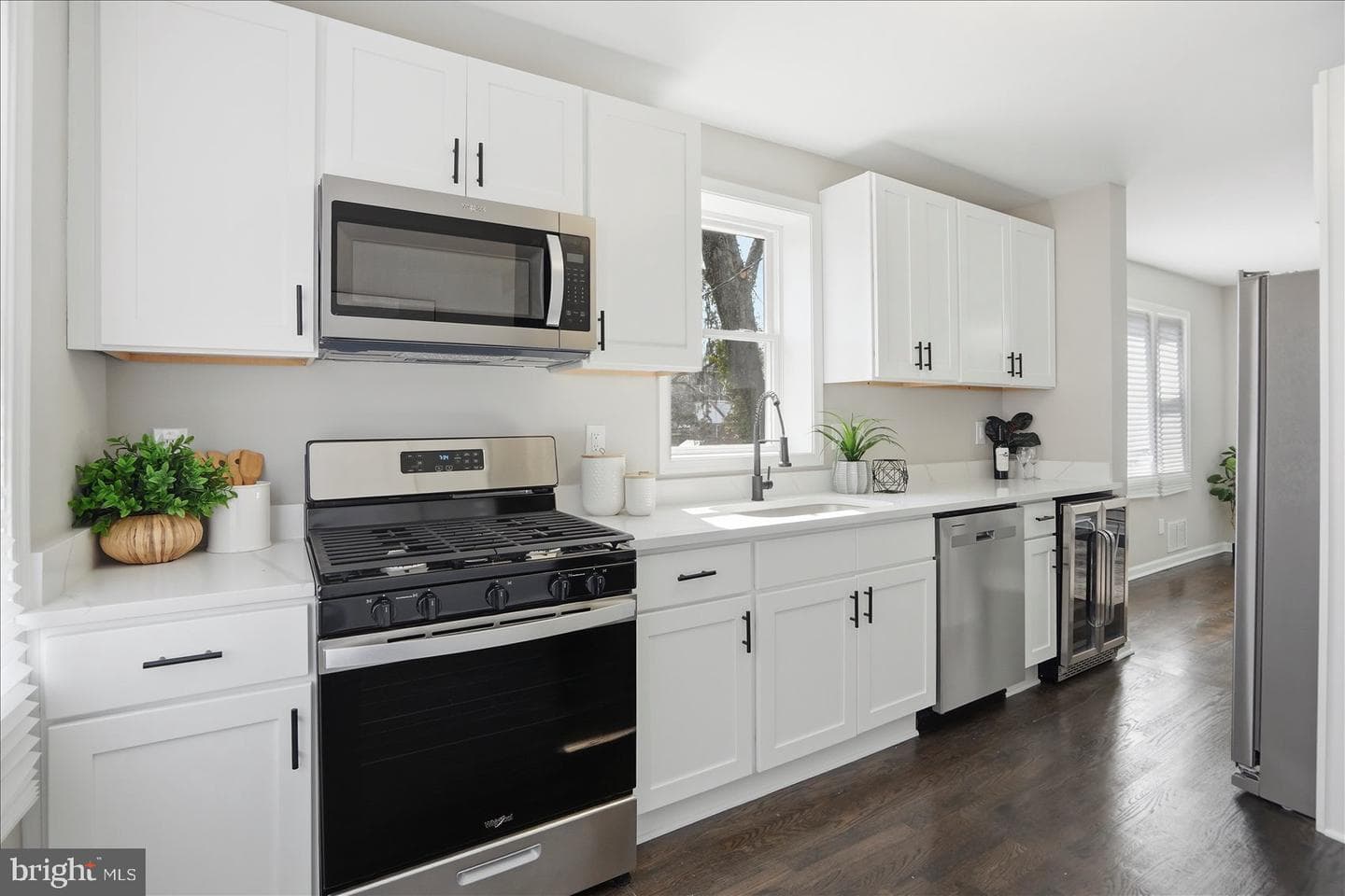 3667 Forest Garden Avenue photo 12