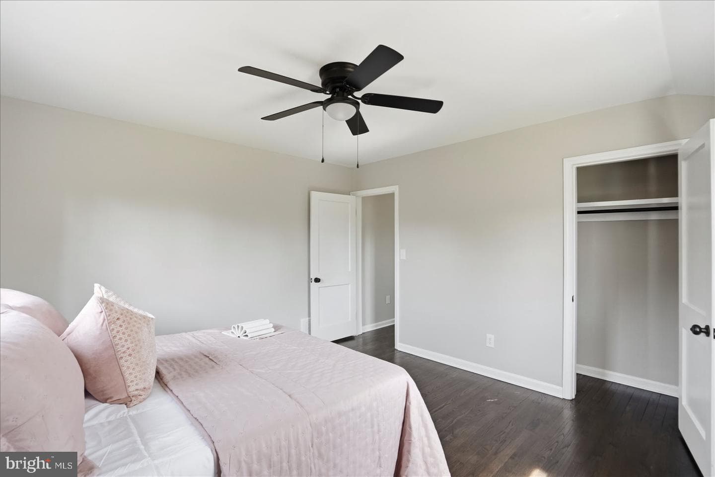 3667 Forest Garden Avenue photo 23