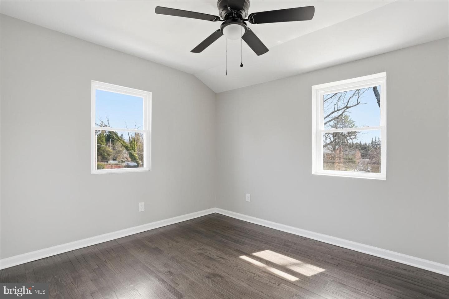 3667 Forest Garden Avenue photo 24