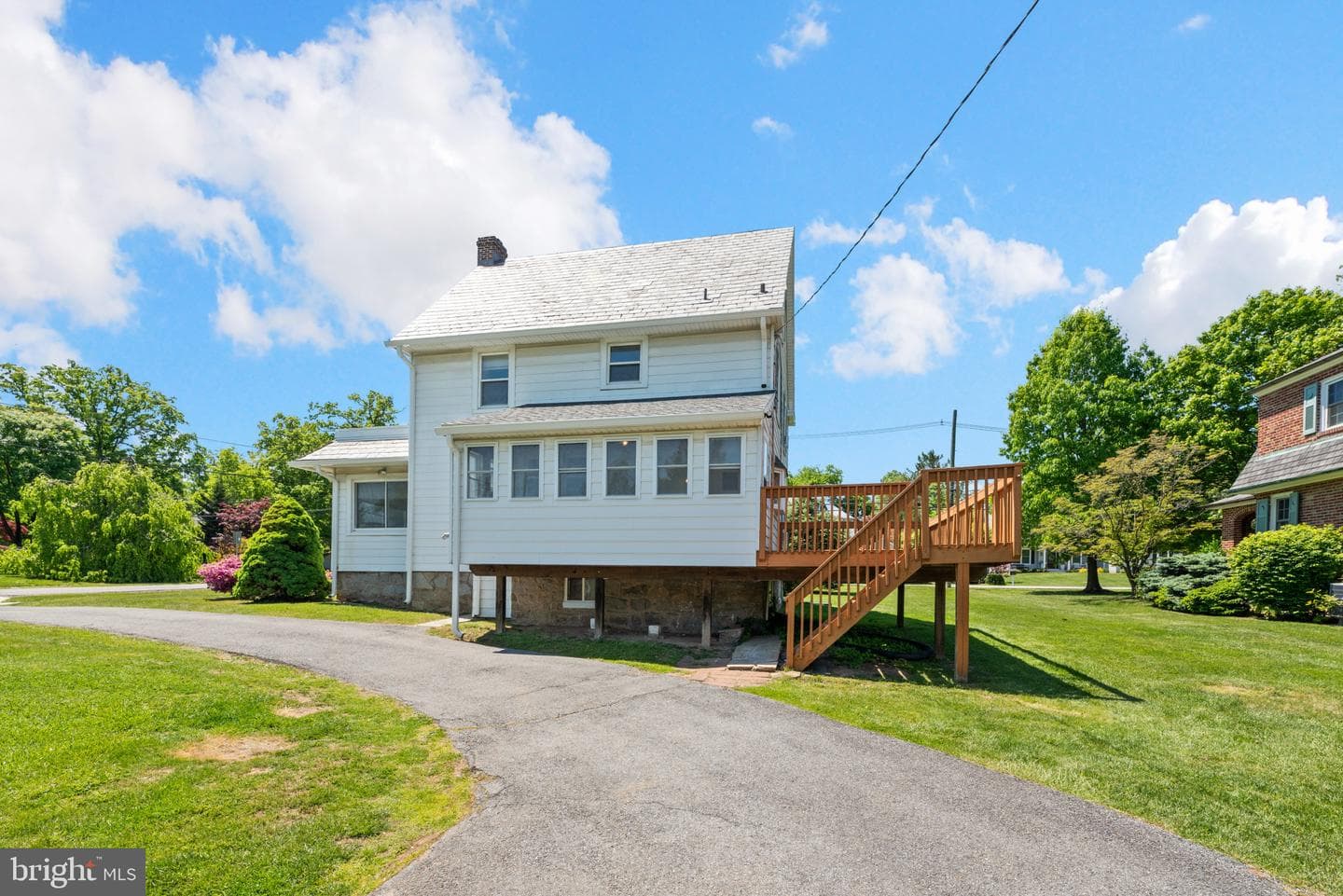 115 Hilton Avenue photo 32