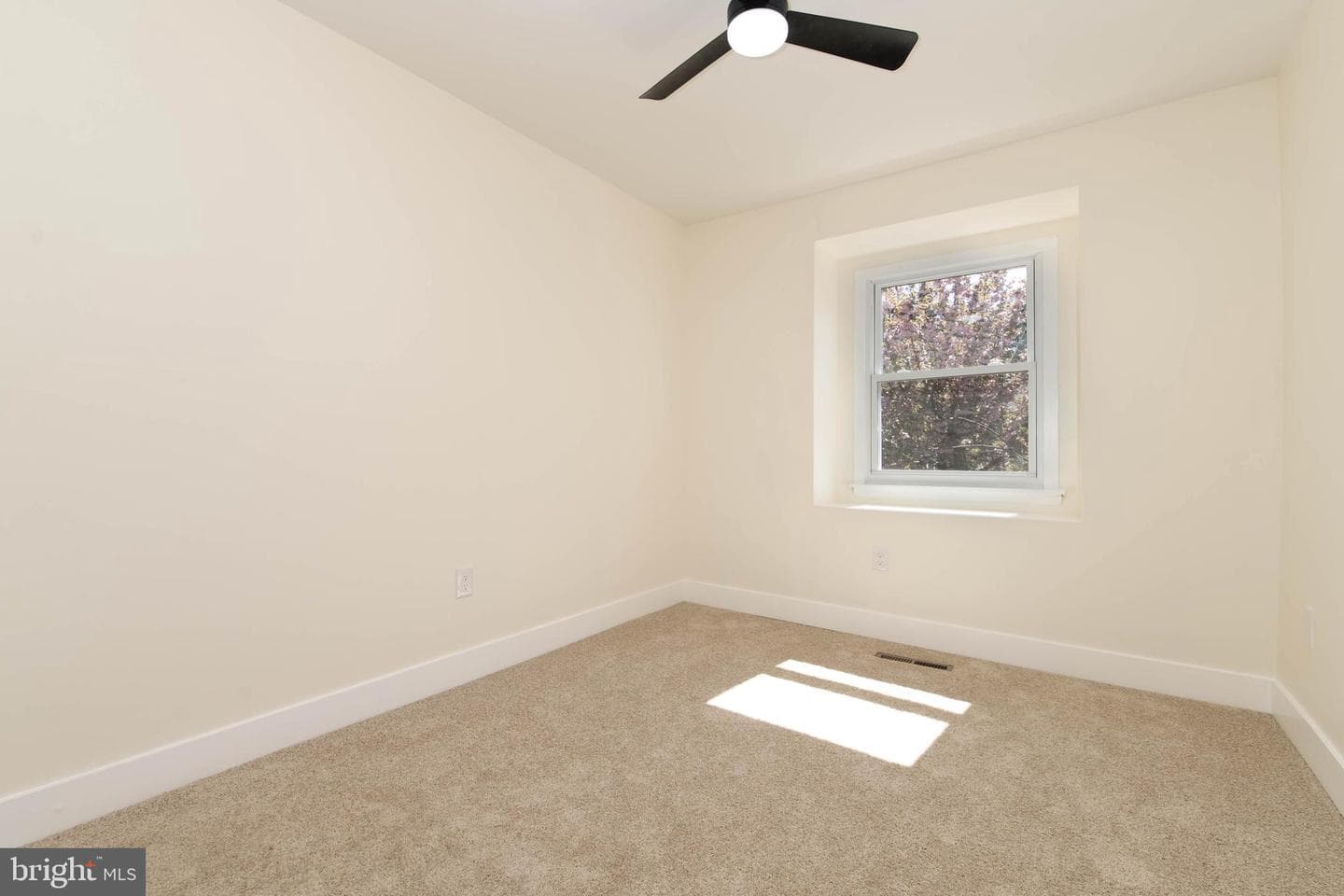 27 Cornbury Court photo 15