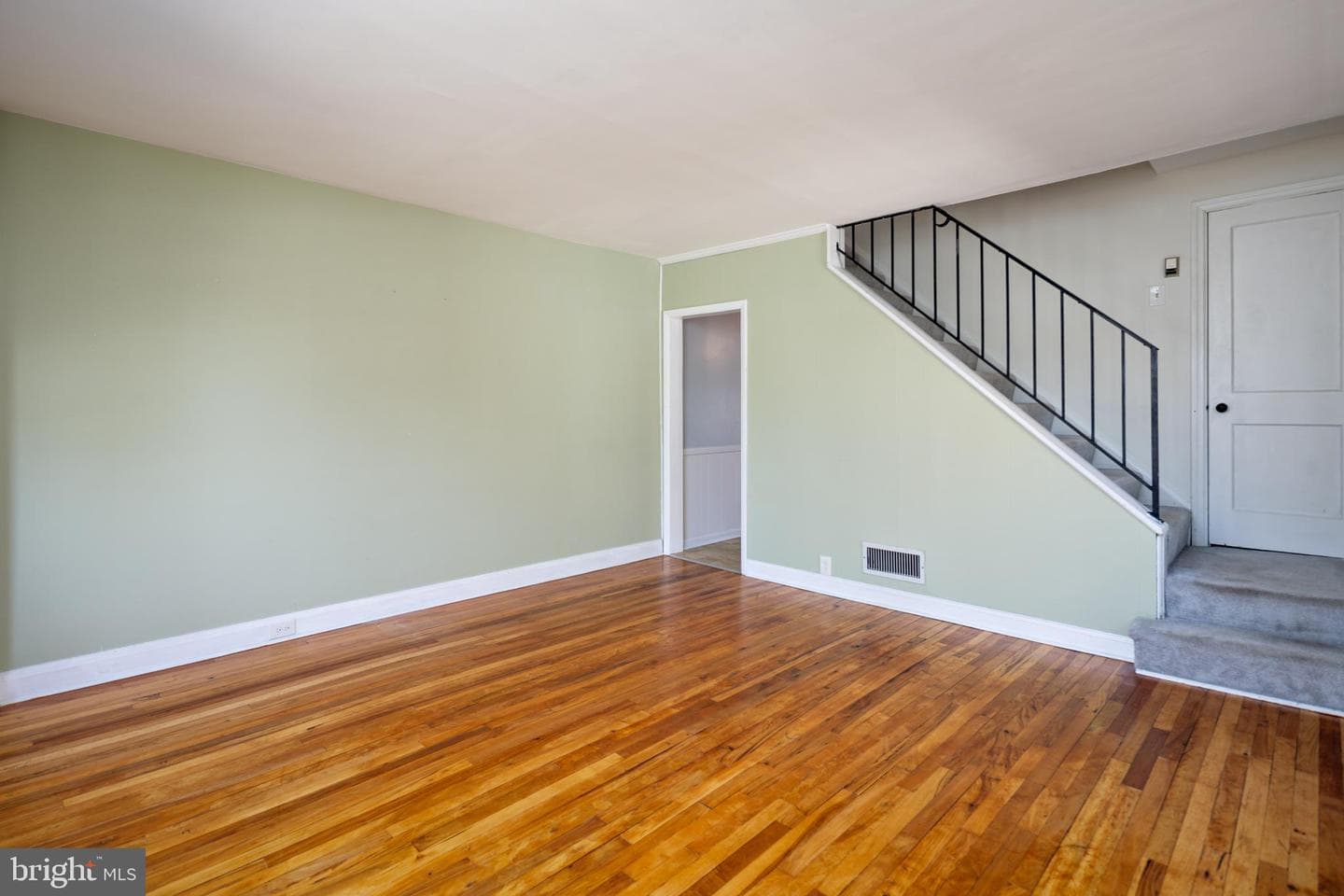 8546 Oakleigh Road photo 4