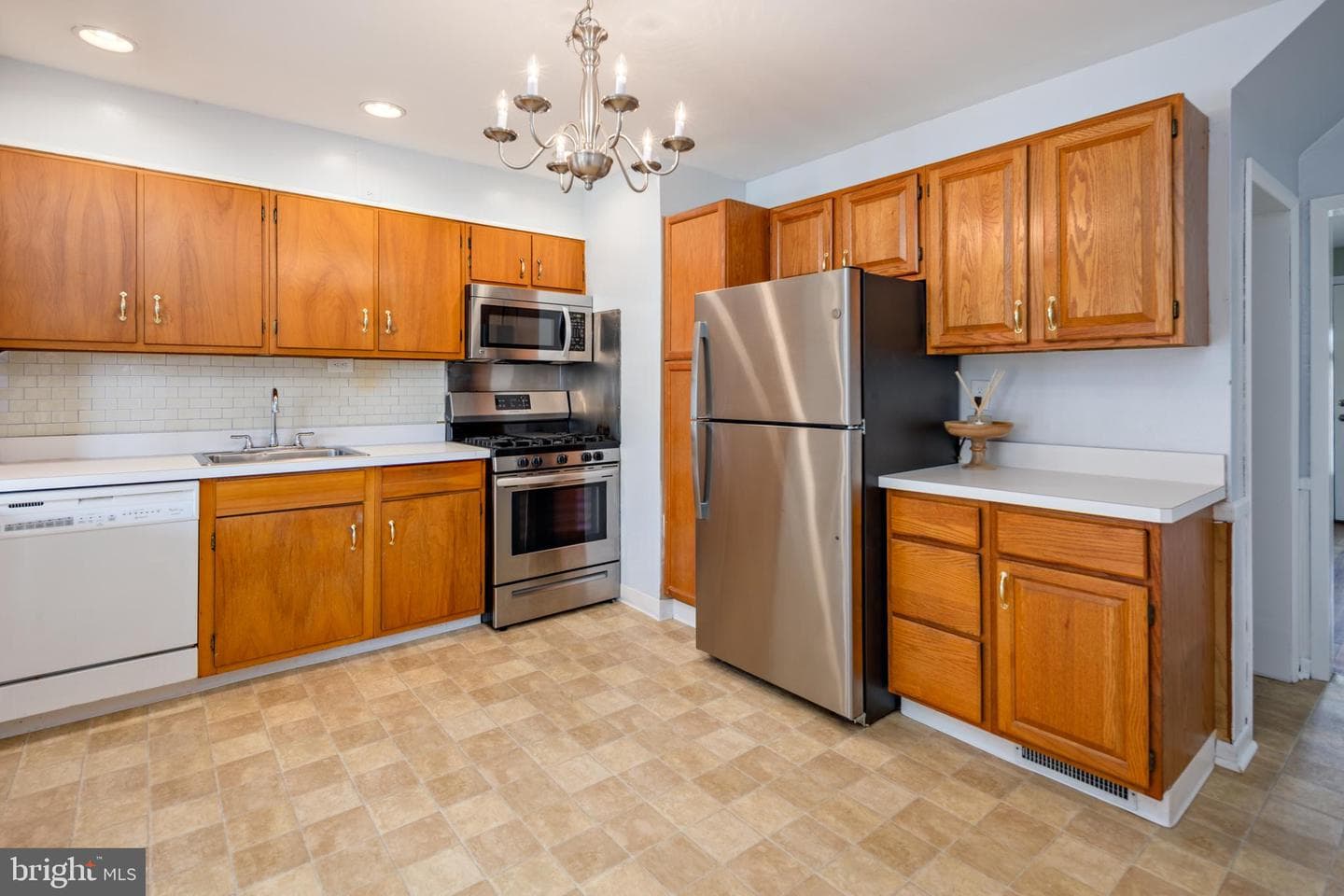 8546 Oakleigh Road photo 9
