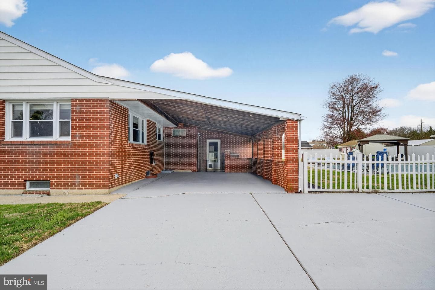 804 Pineview Place photo 9