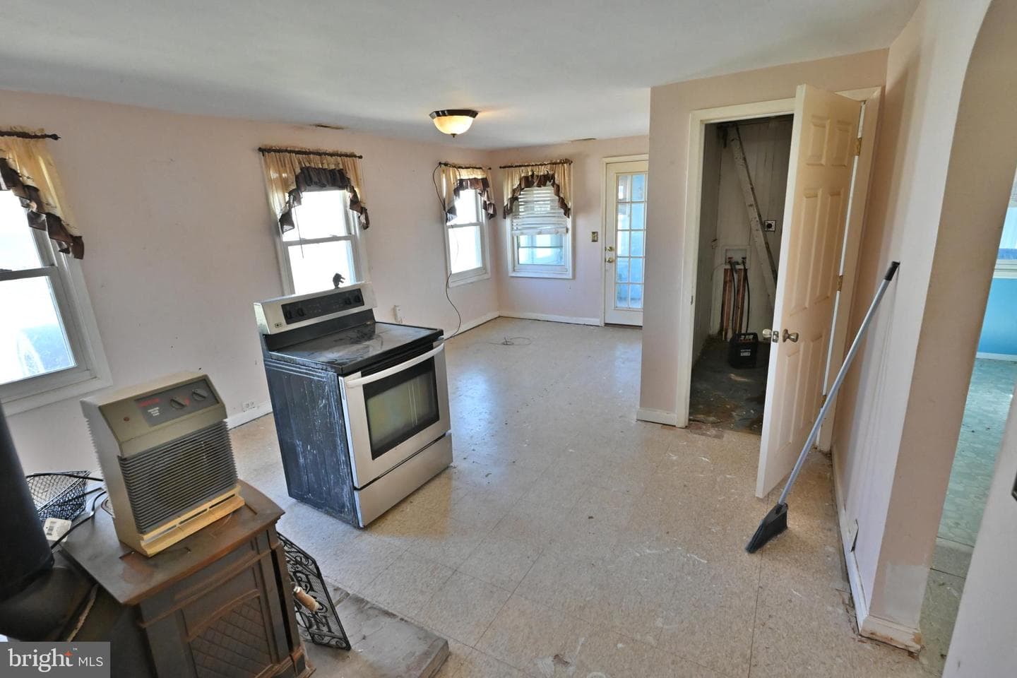 109 Hughes Shore Road photo 23