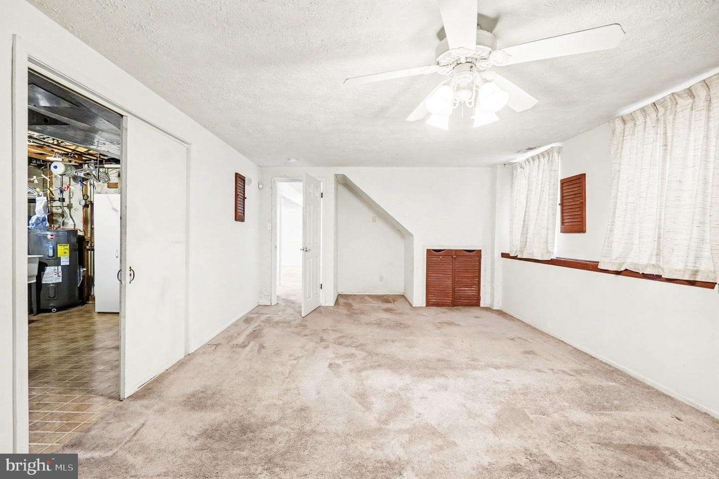 9422 Gunview Road photo 30