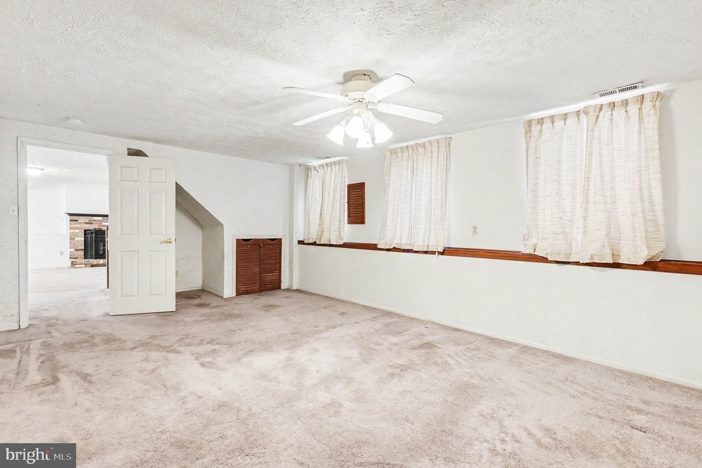 9422 Gunview Road photo 31