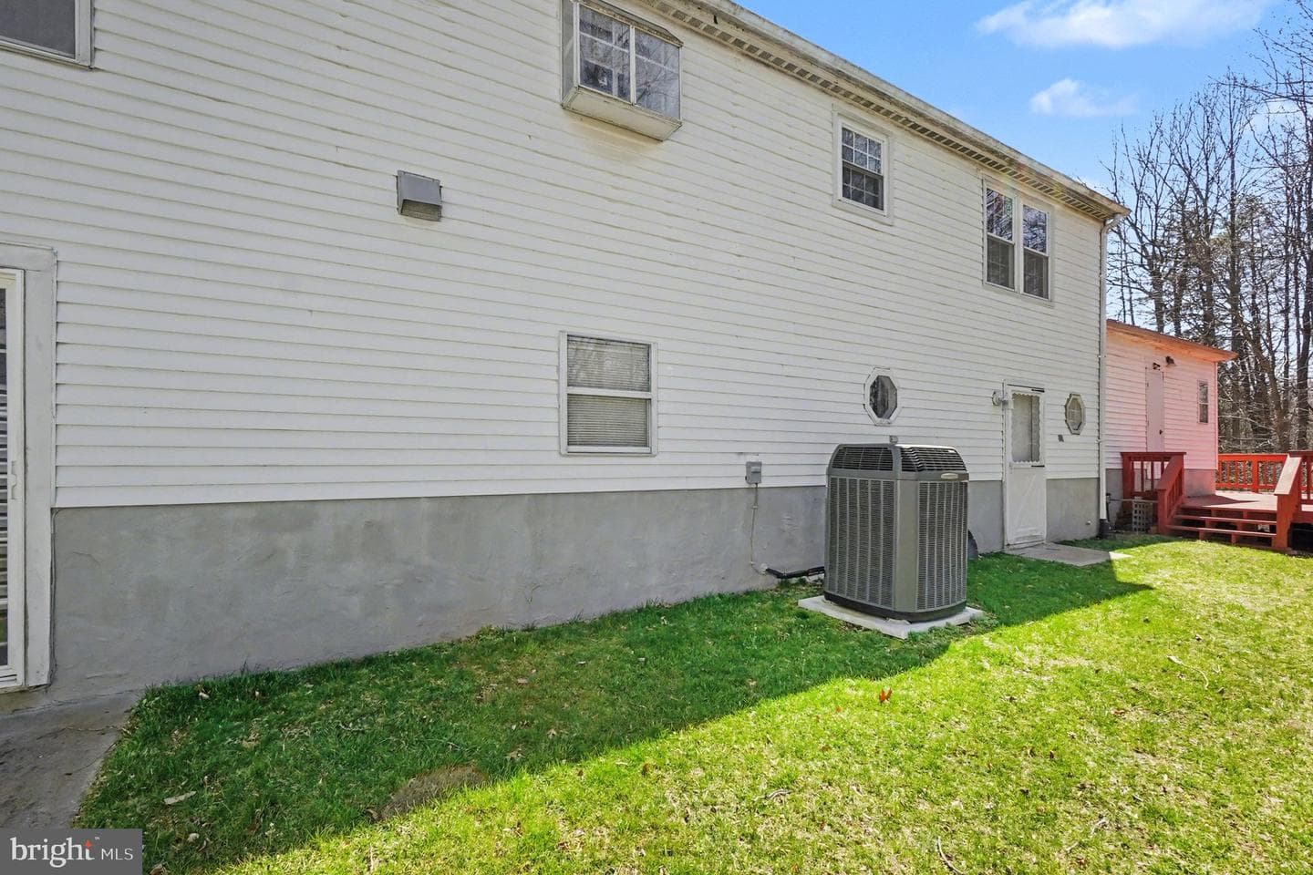 9422 Gunview Road photo 37