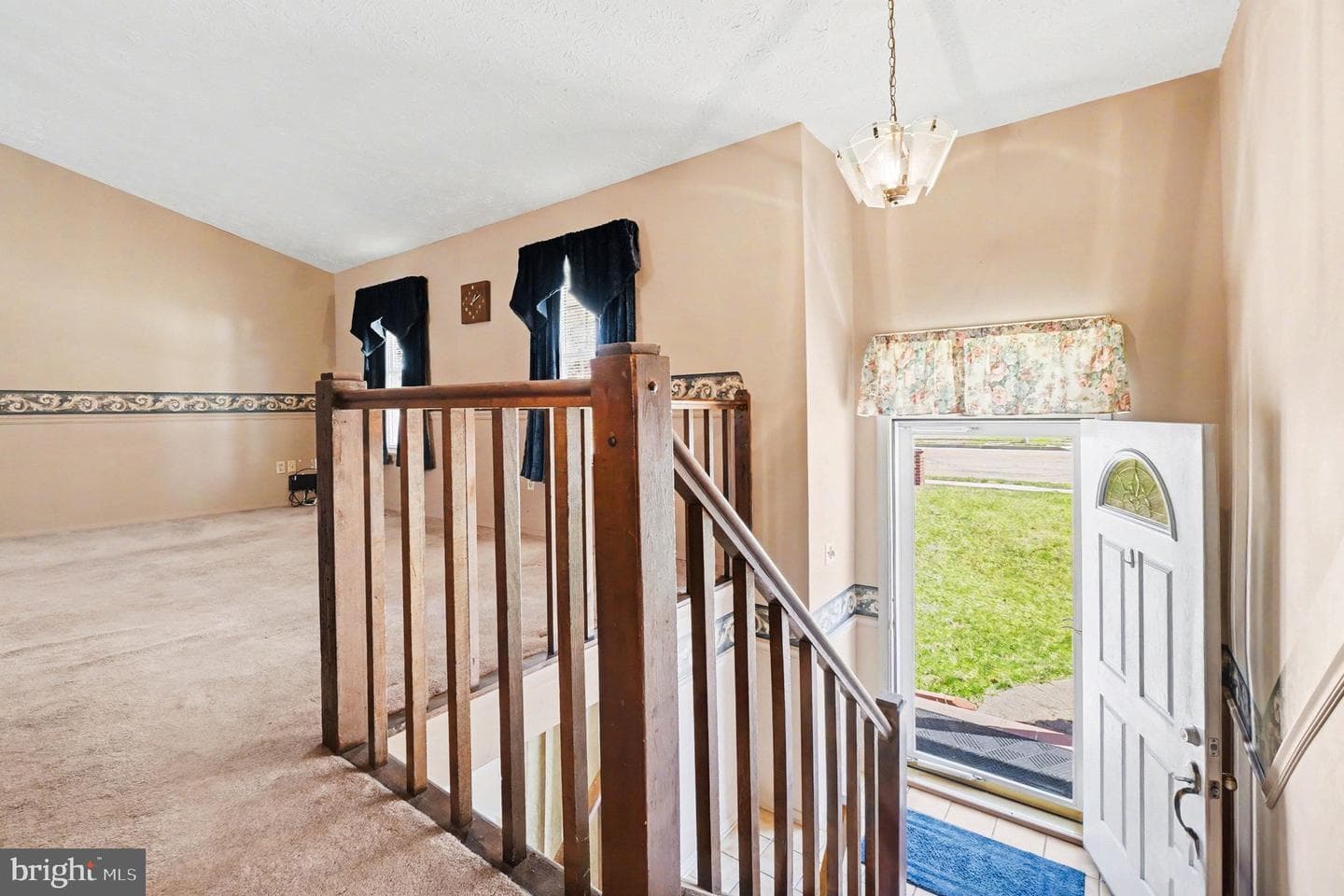 9422 Gunview Road photo 7