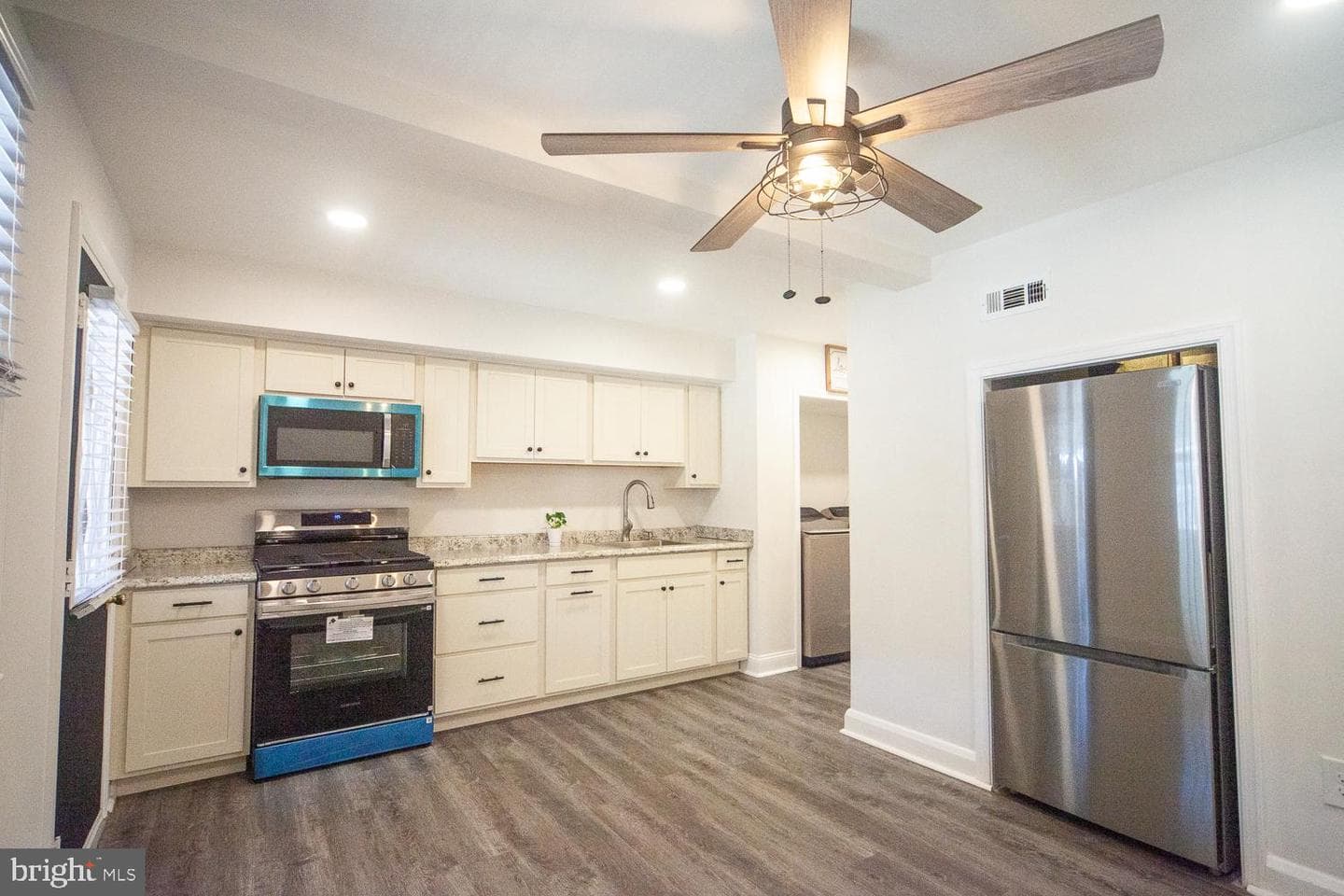 2215 Searles Rd photo 6