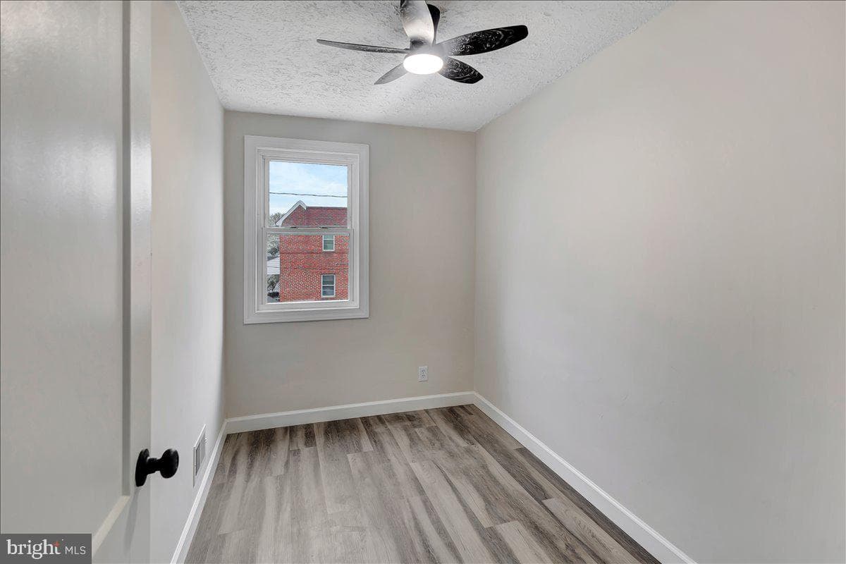 302 Endsleigh Avenue photo 11