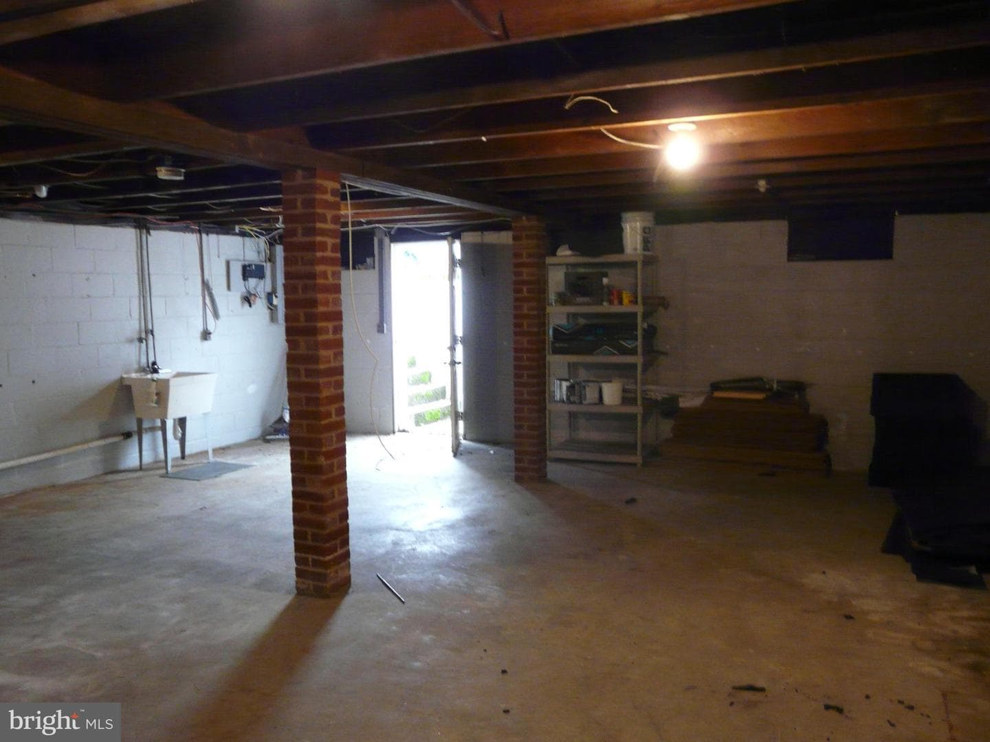 1009 Fuselage Avenue photo 26