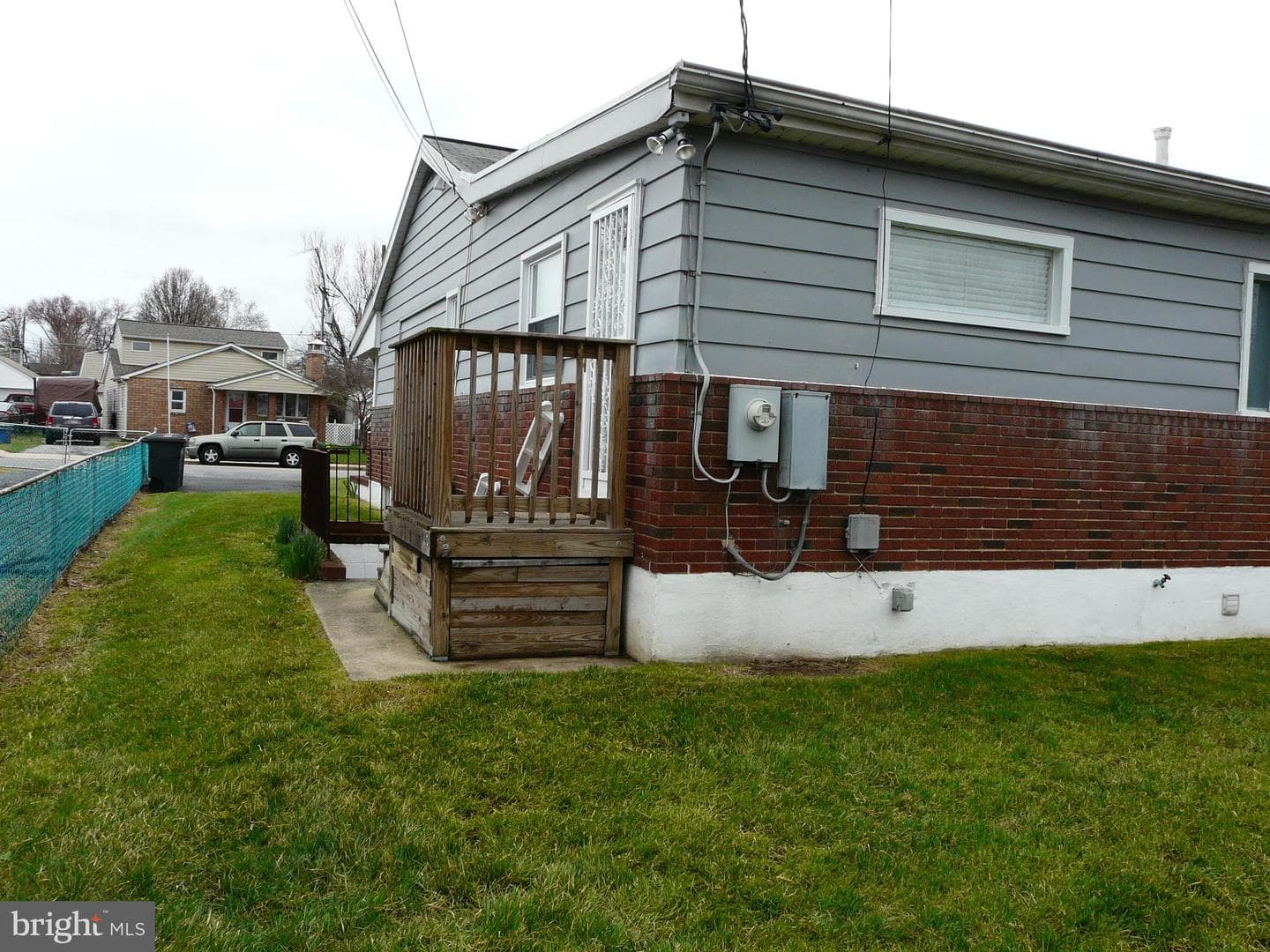 1009 Fuselage Avenue photo 29
