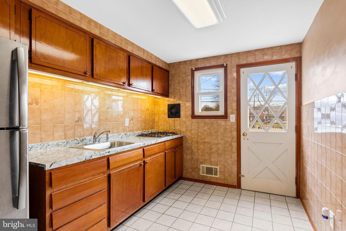 1041 Foxwood Lane photo 13