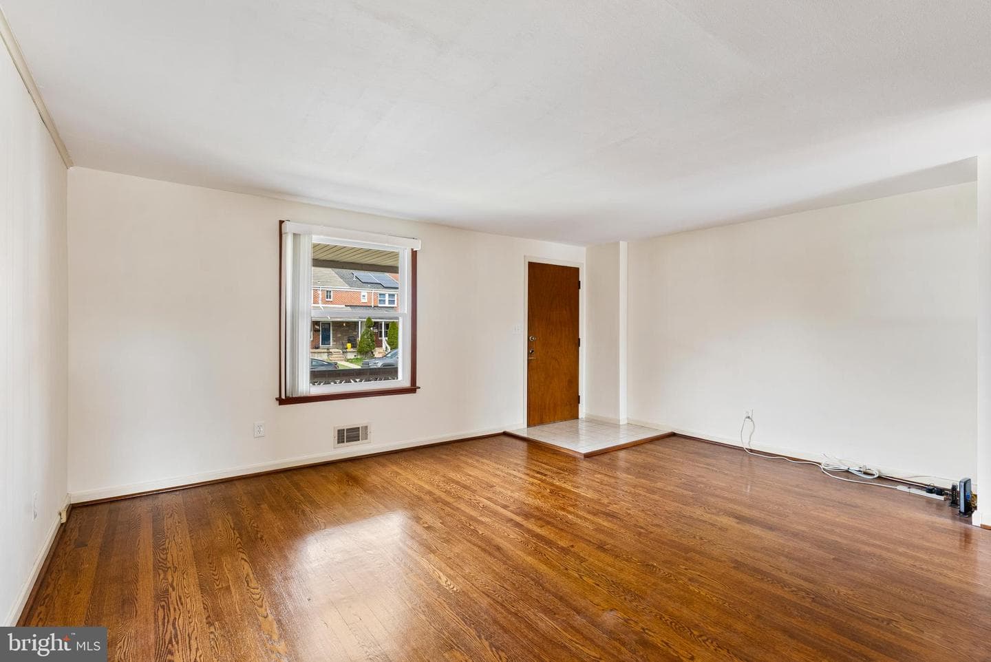 1041 Foxwood Lane photo 8