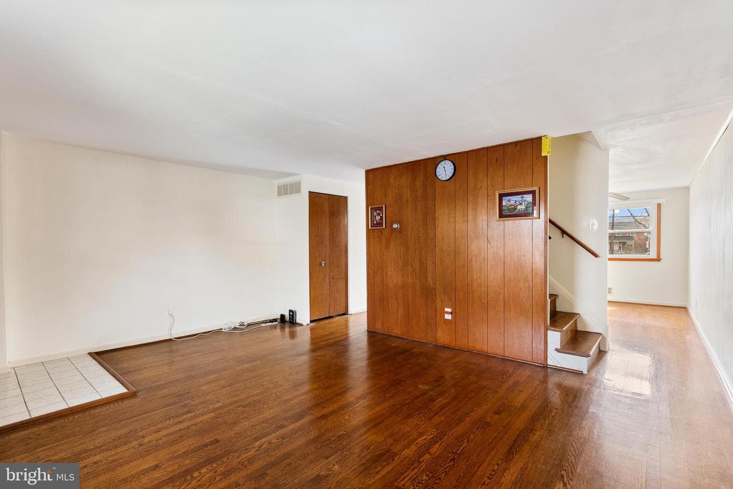 1041 Foxwood Lane photo 9