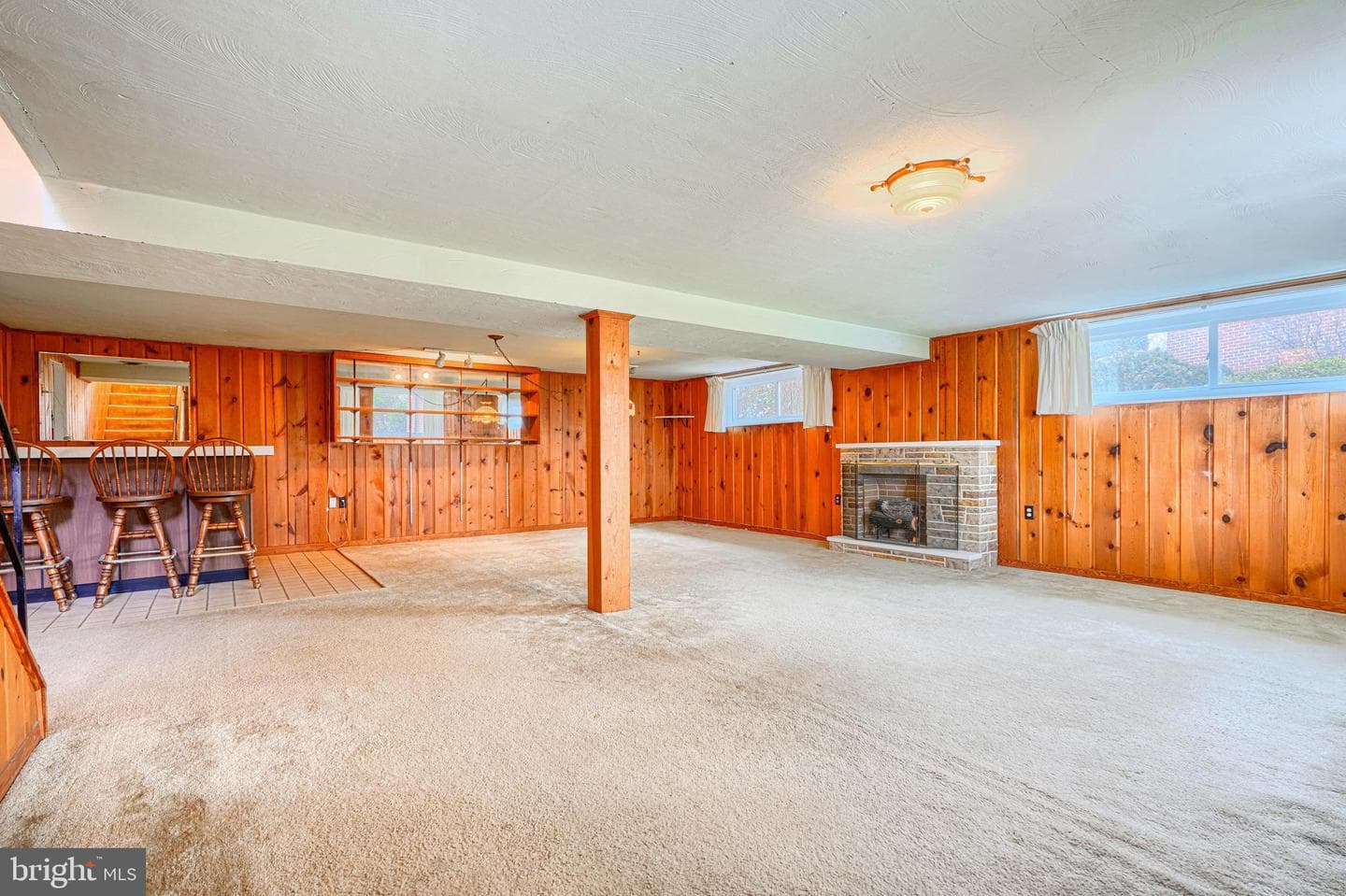 211 Rothwell Drive photo 24