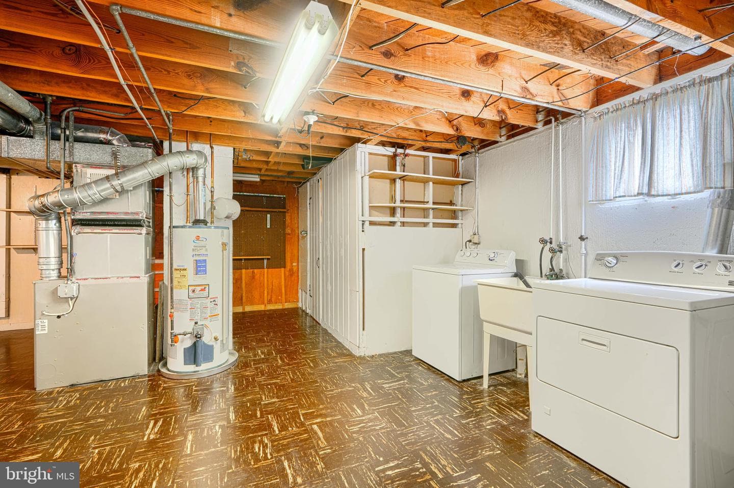 211 Rothwell Drive photo 28