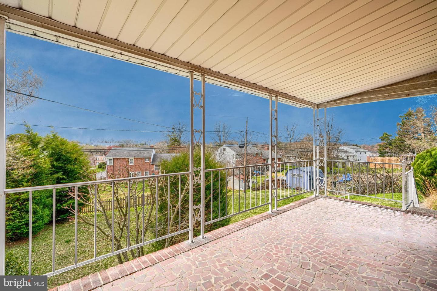 211 Rothwell Drive photo 32