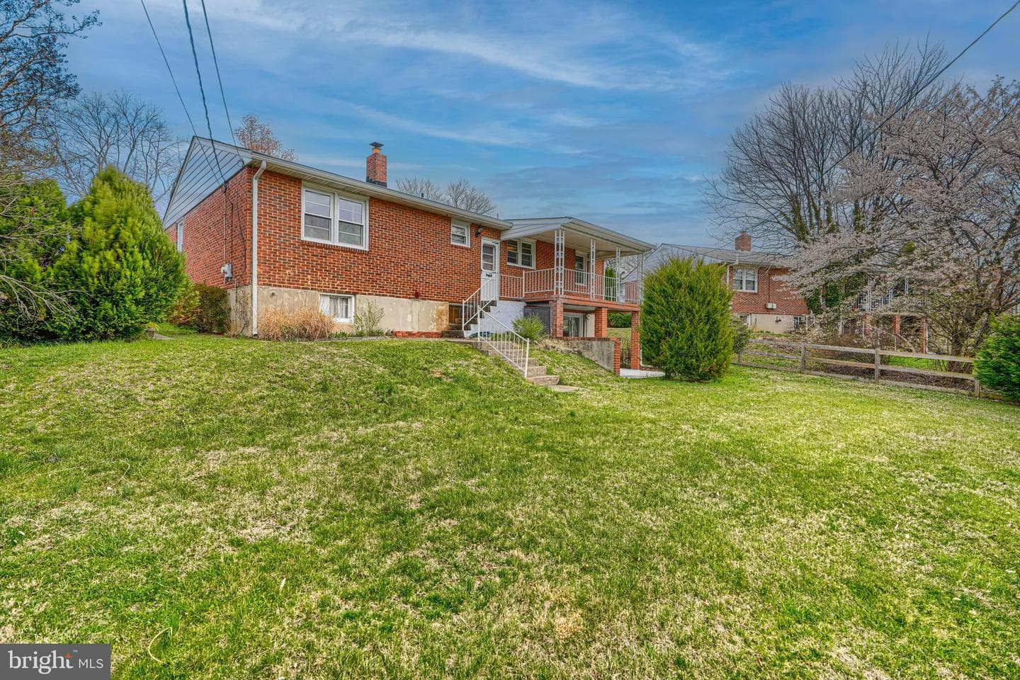 211 Rothwell Drive photo 35