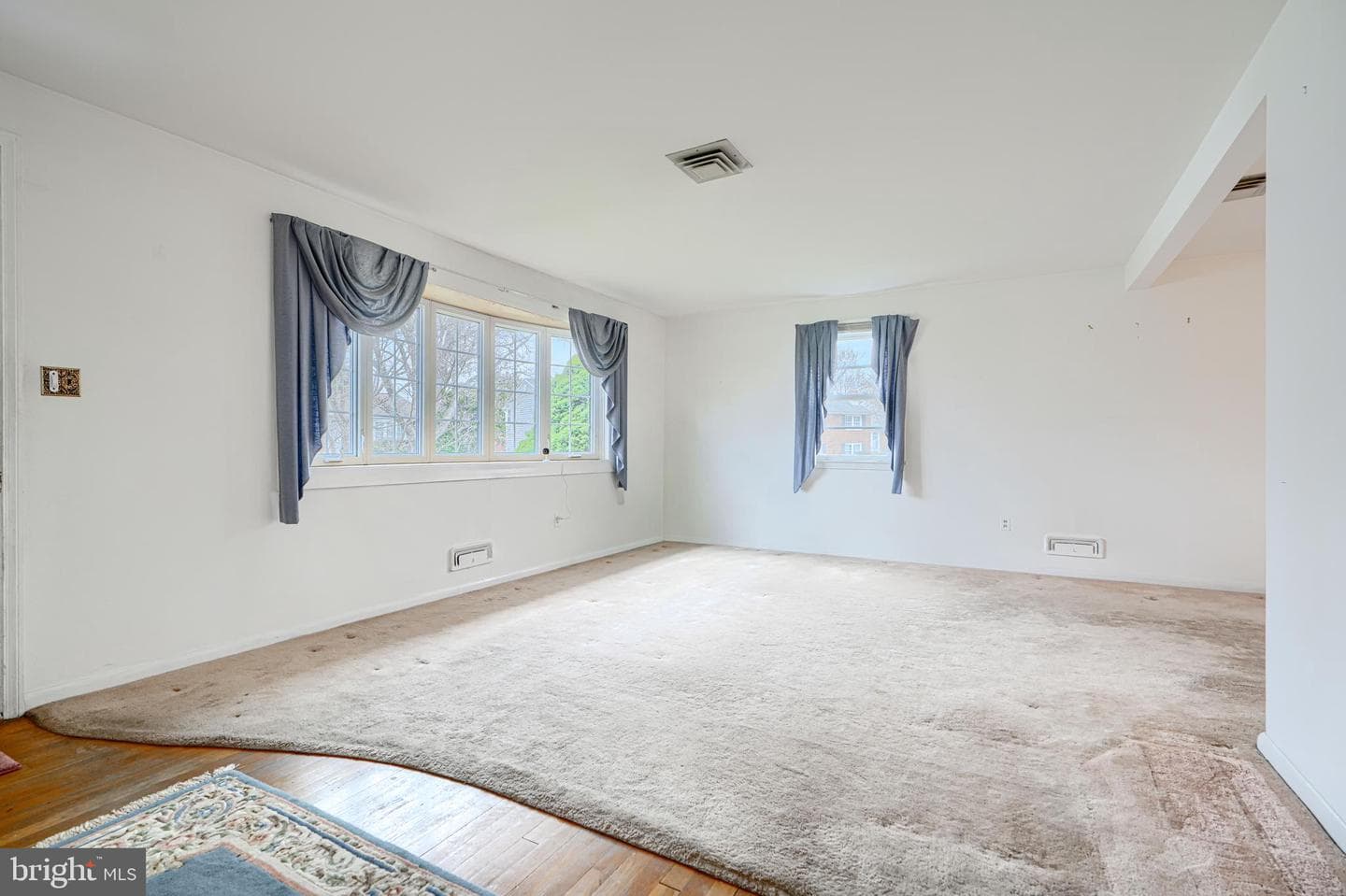 211 Rothwell Drive photo 6