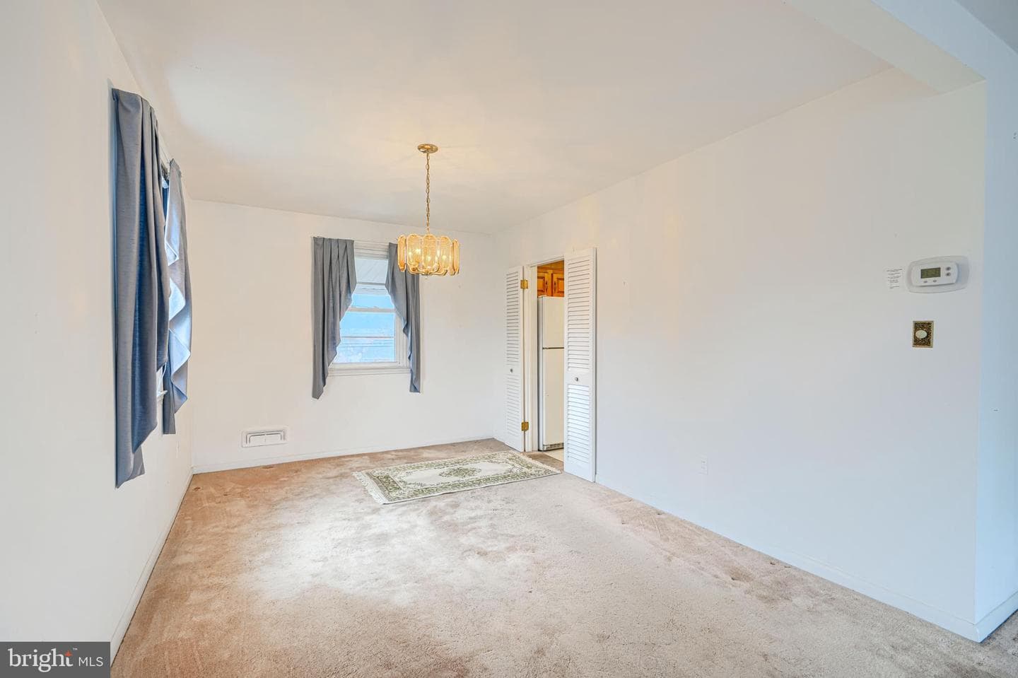 211 Rothwell Drive photo 7