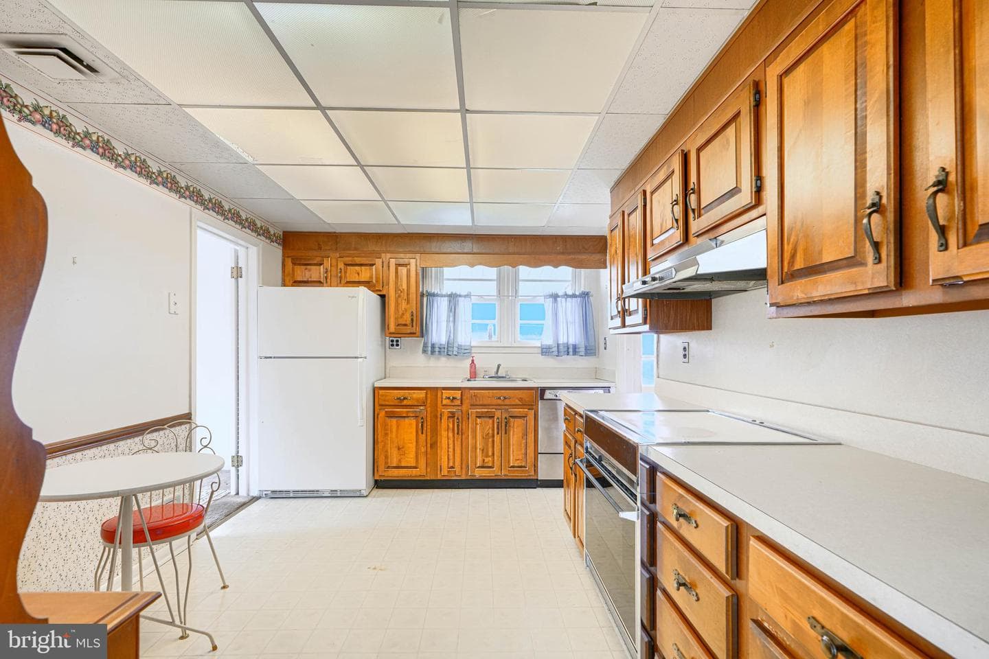 211 Rothwell Drive photo 9