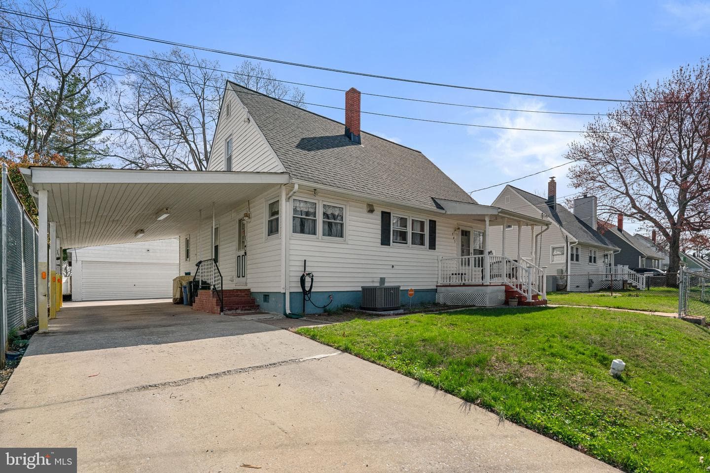 945 Kinwat Avenue photo 2