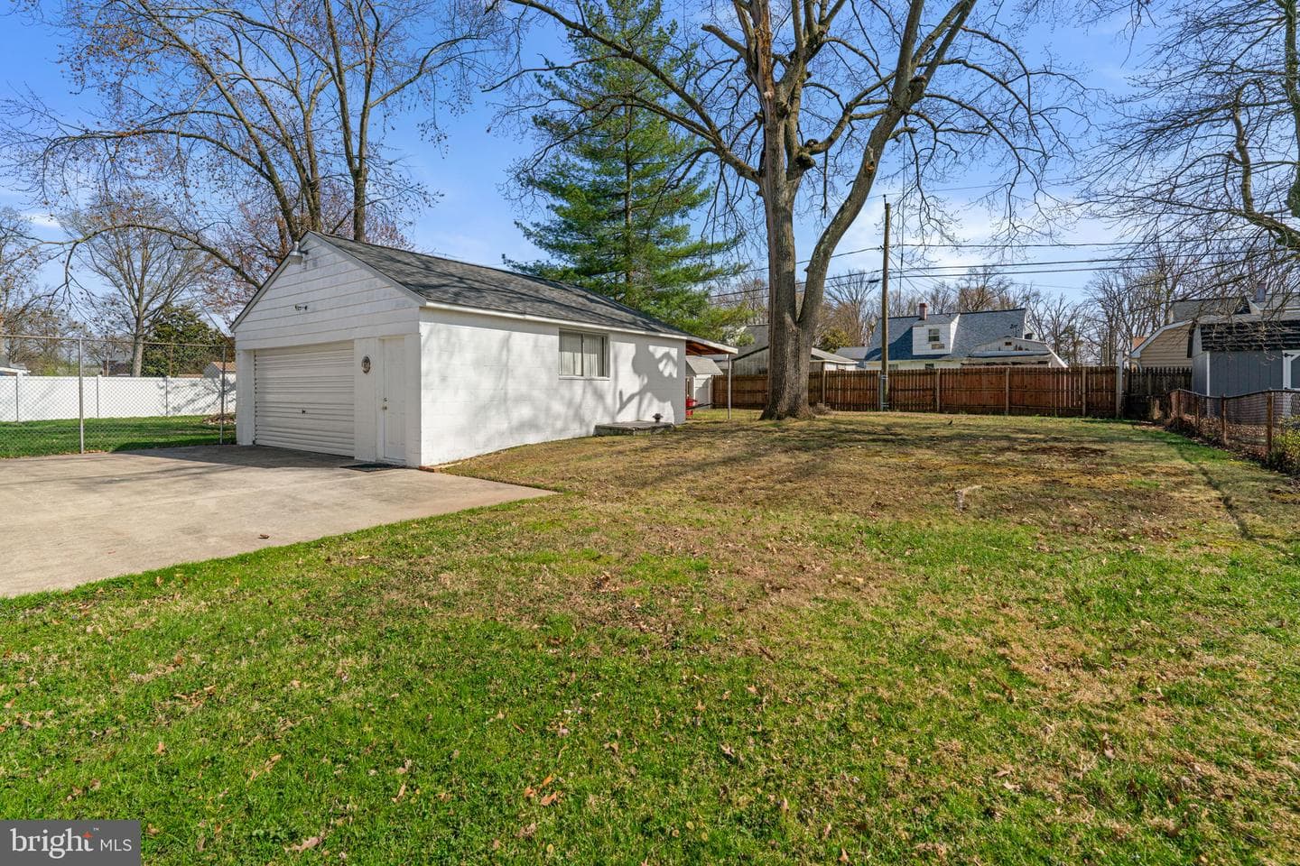 945 Kinwat Avenue photo 30