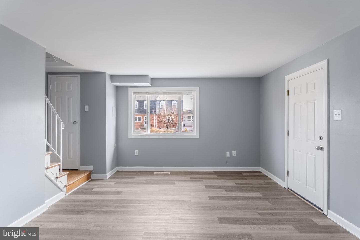 710 Kingston Road photo 21