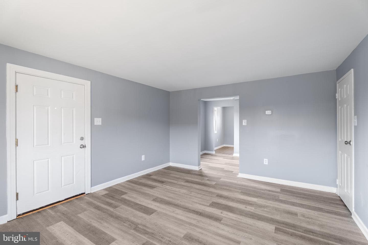 710 Kingston Road photo 23