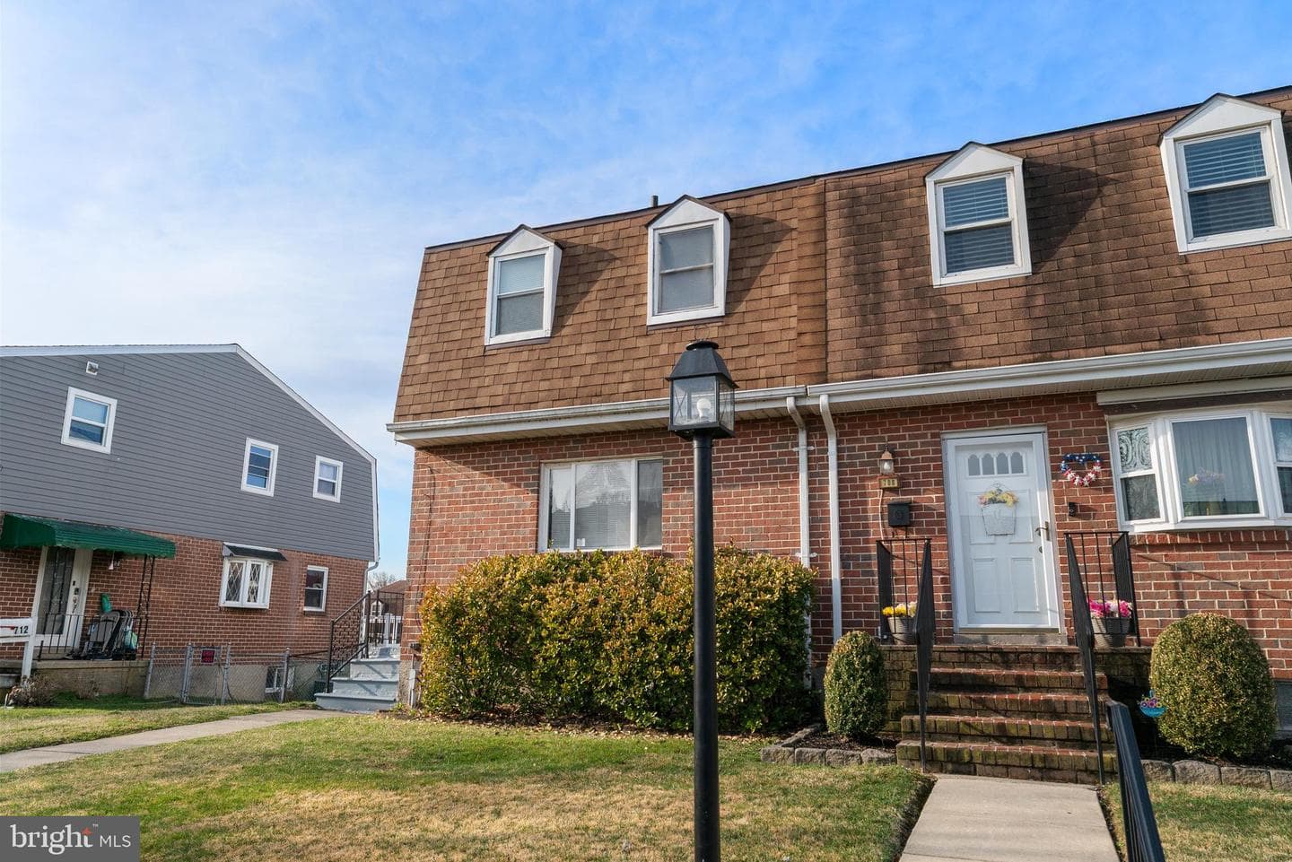 710 Kingston Road photo 29