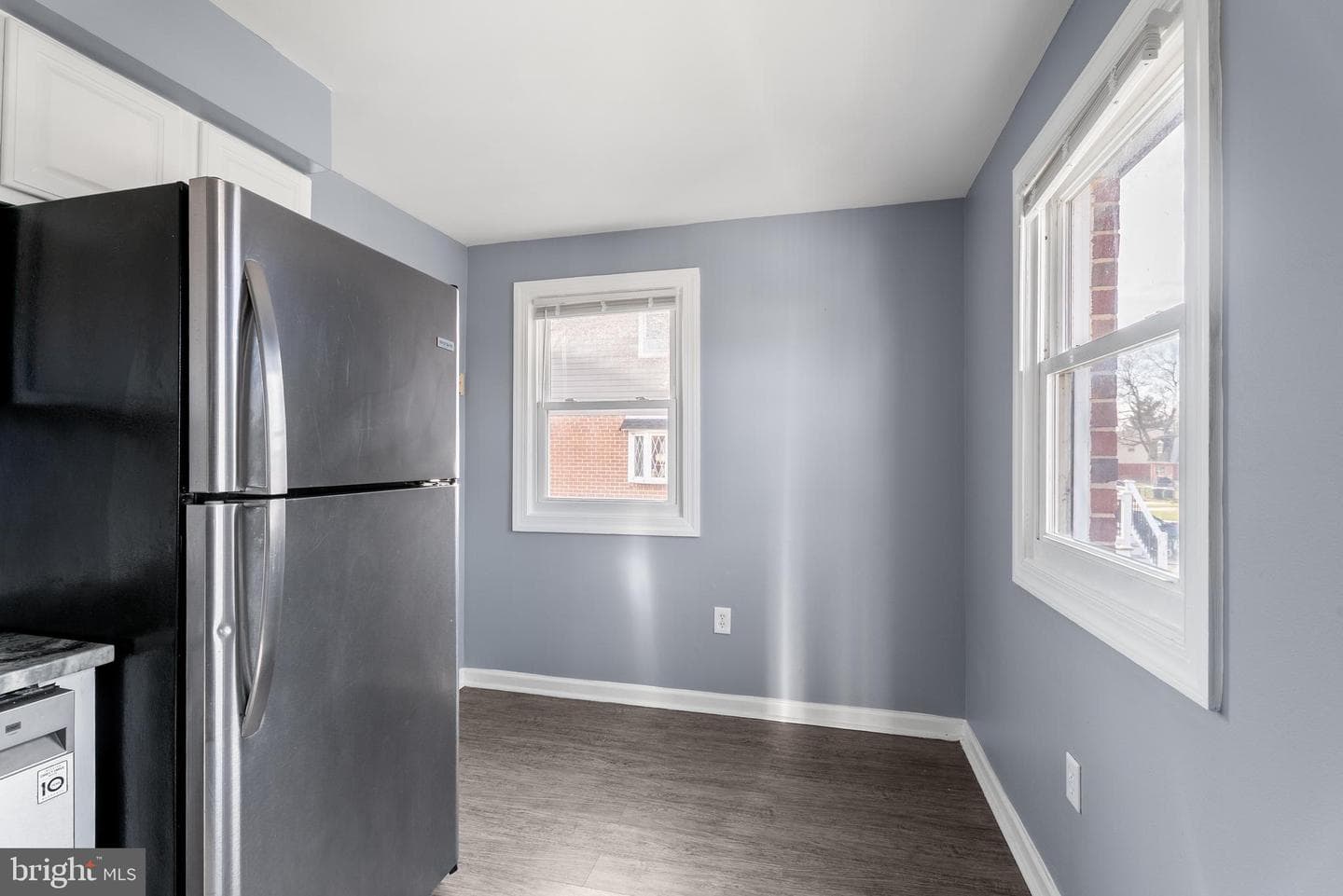 710 Kingston Road photo 5