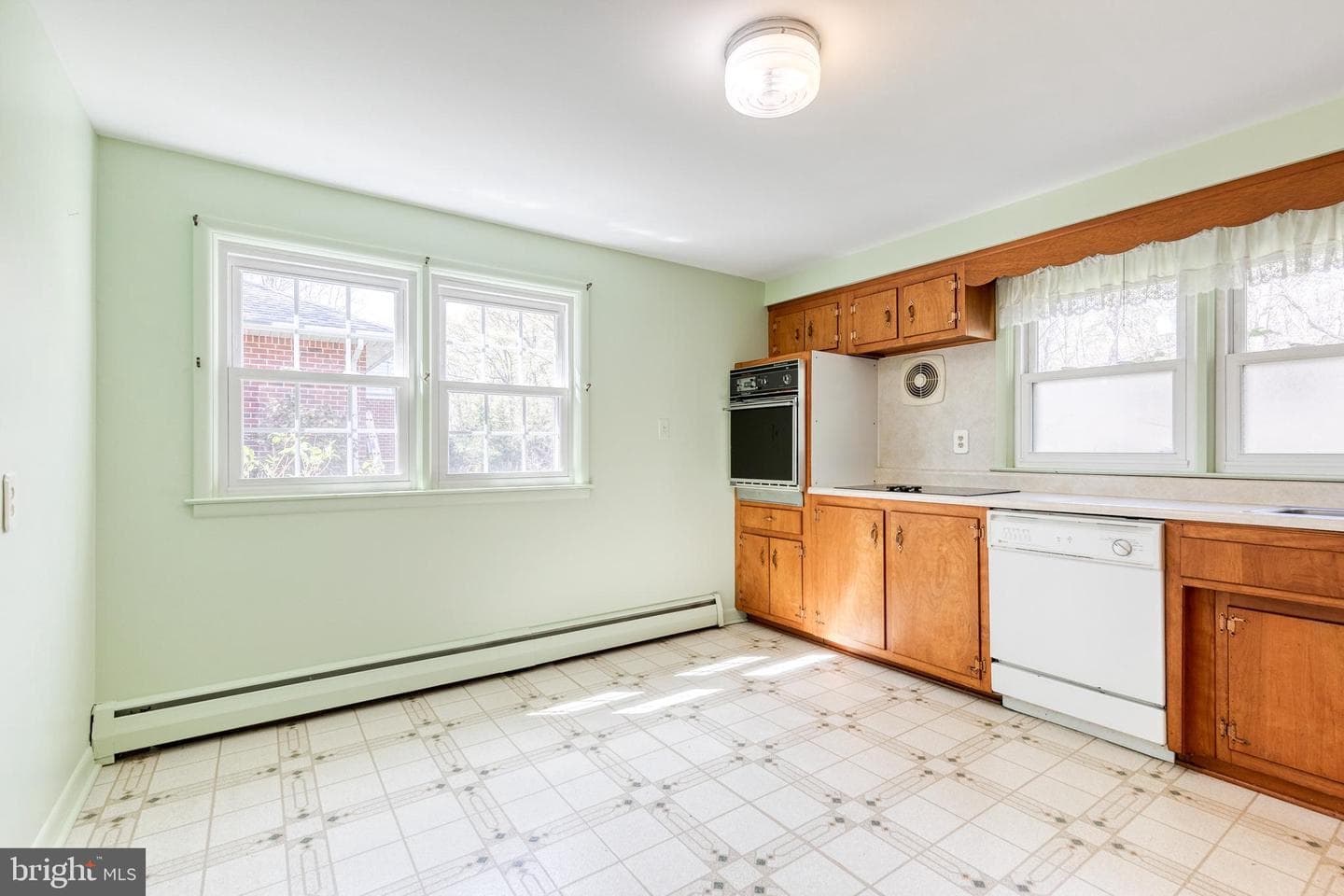 524 Goucher Boulevard photo 14