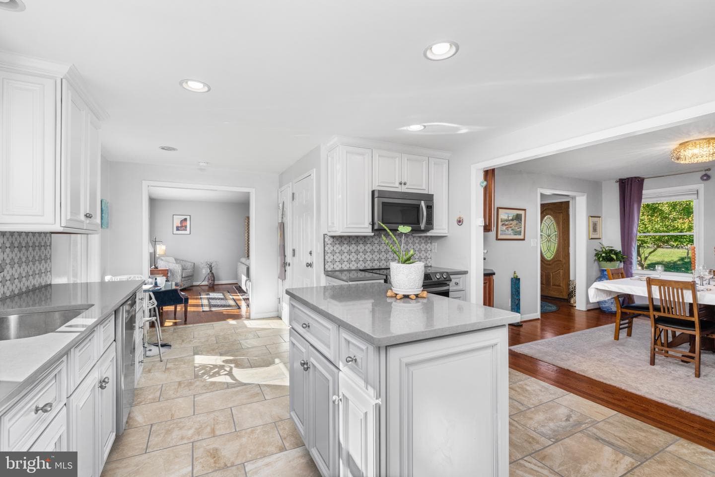 1101 Gypsy Lane W photo 13